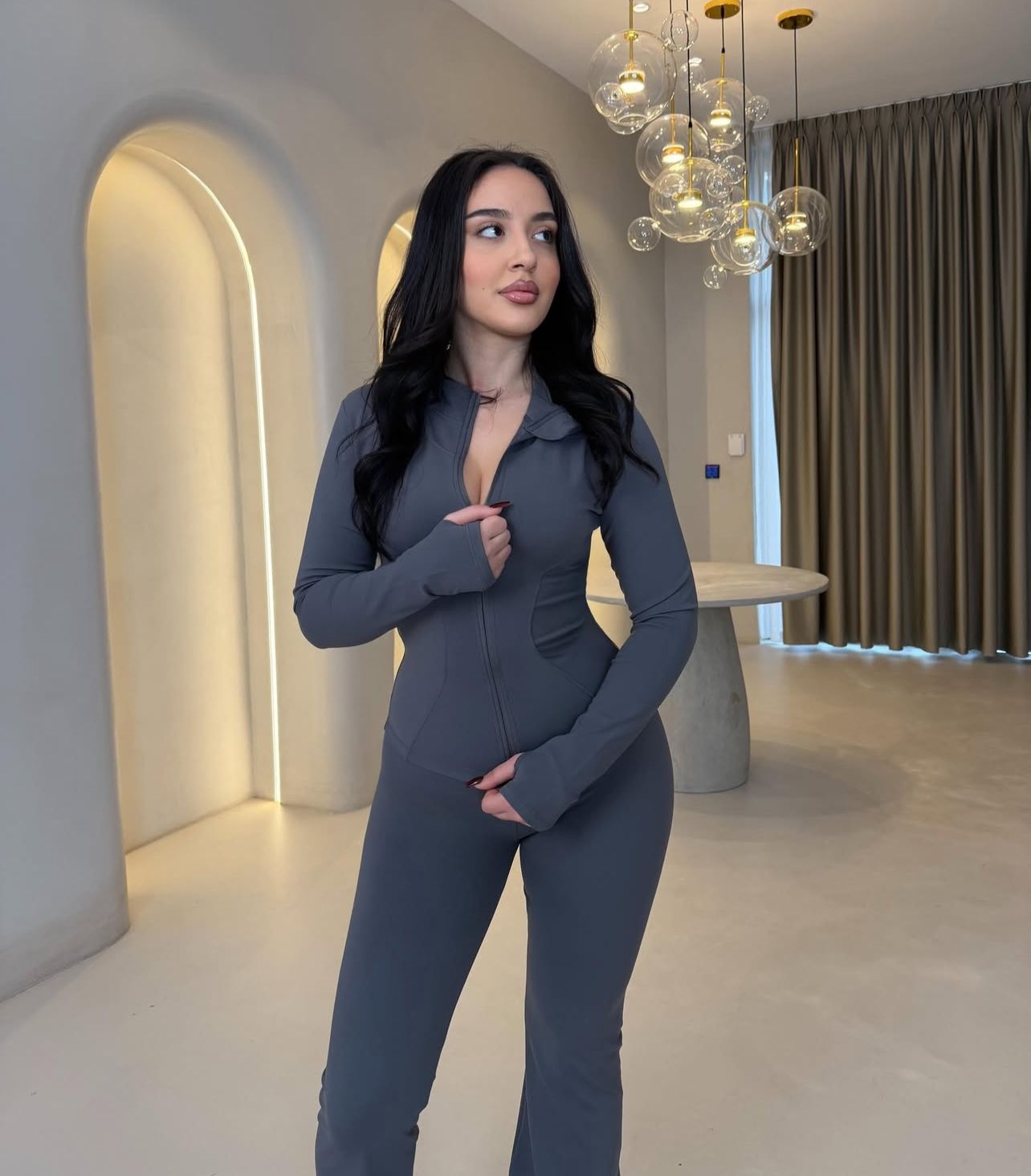 Ensemble Sport Femme – Élégance & Confort